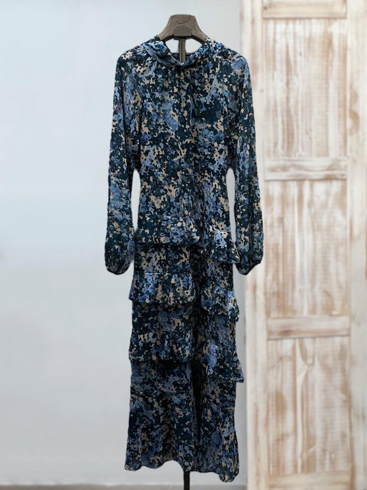 Vestido floral com folhos