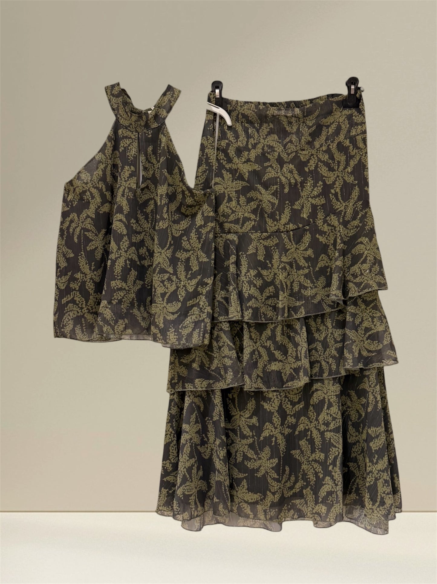 Conjunto Ramas de top y falda