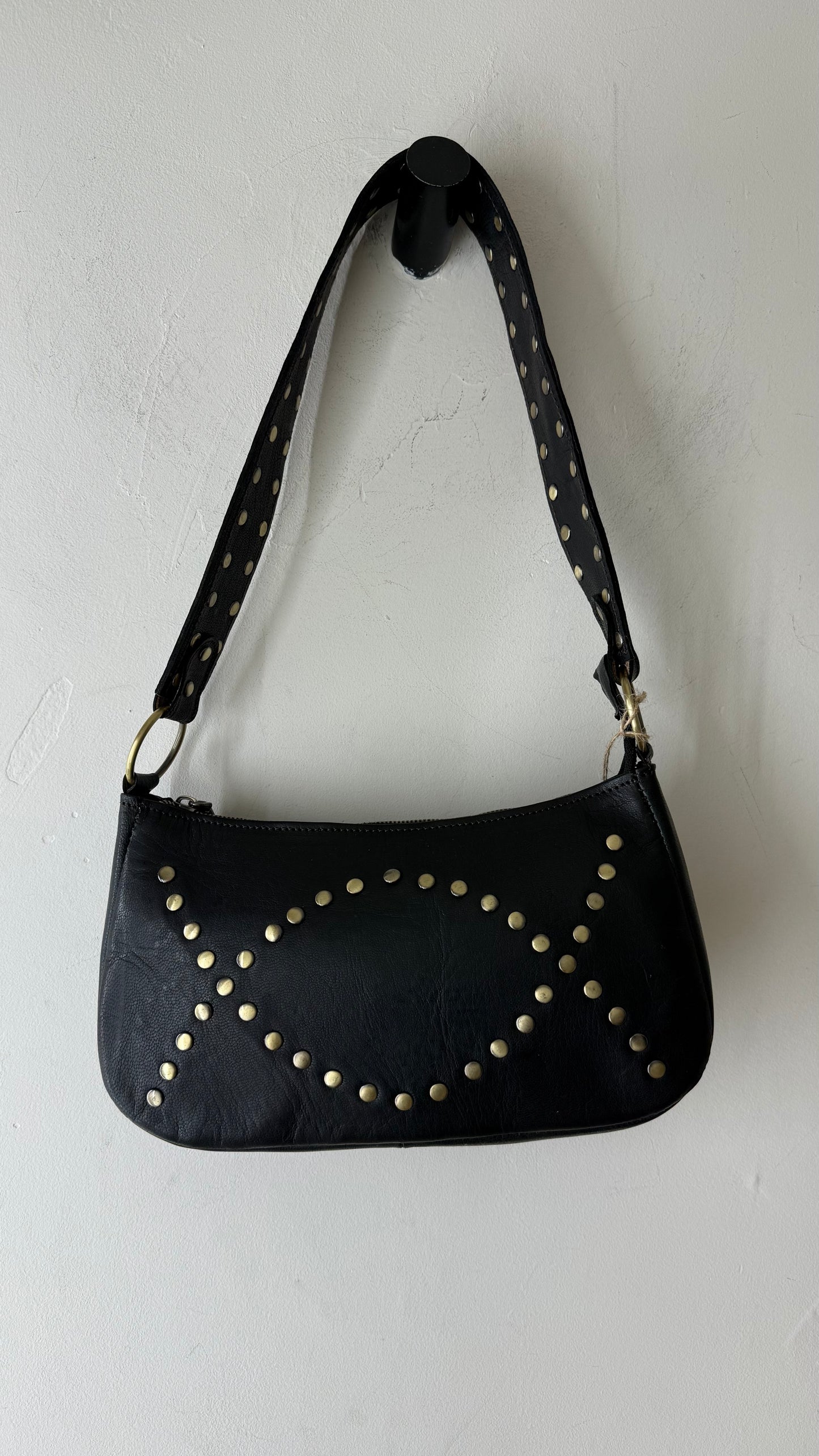 Bolso tacha asa piel