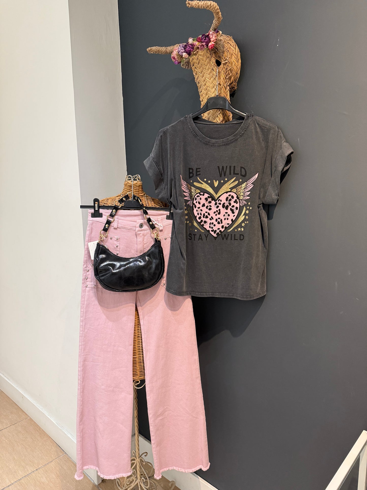 Pantalón bolsillo tachas